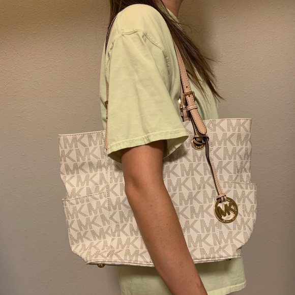 Michael Kors Purse - Picture 5 of 5